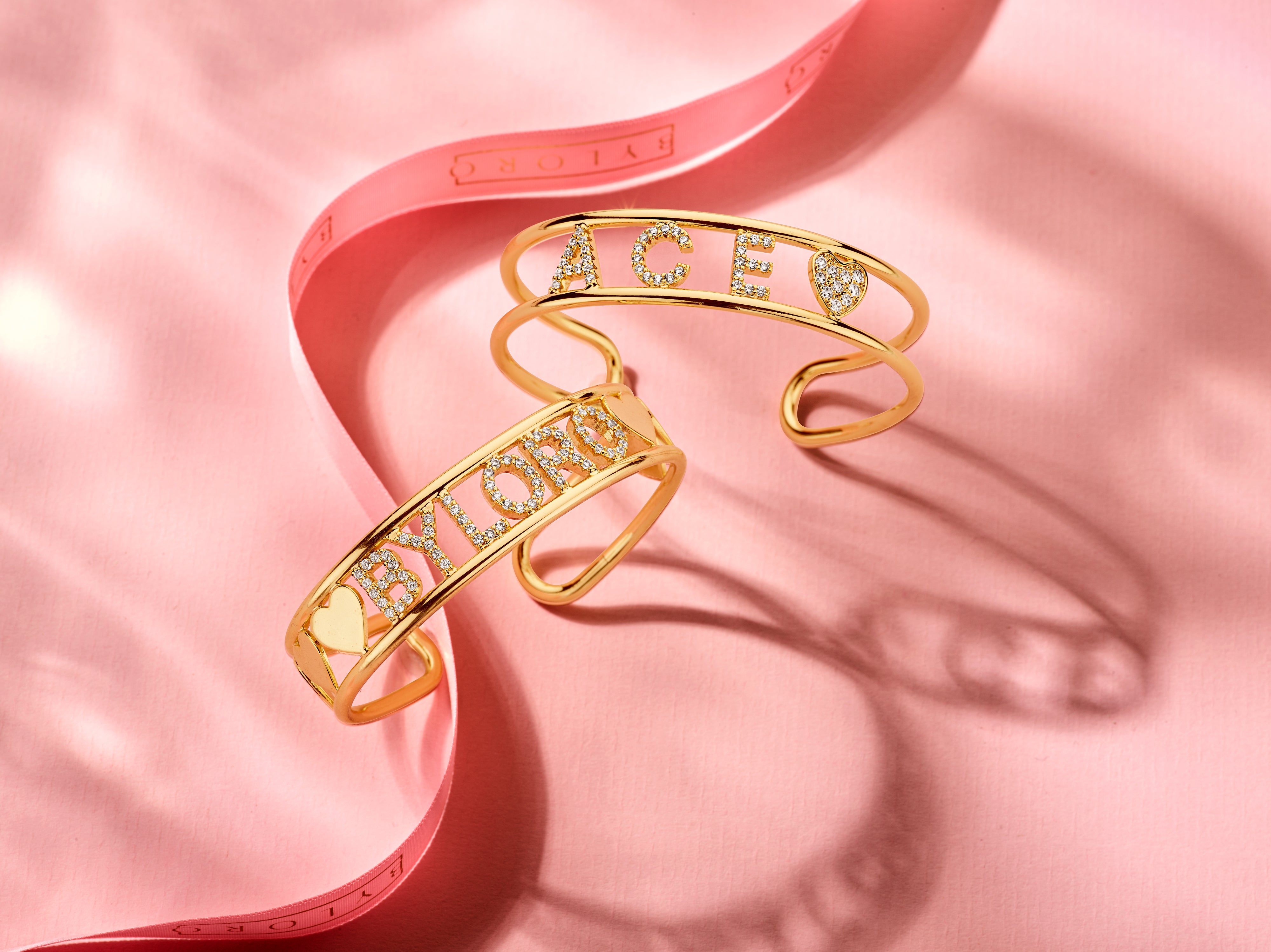 Gepersonaliseerde armband met naam of tekst – Bianc | Byloro