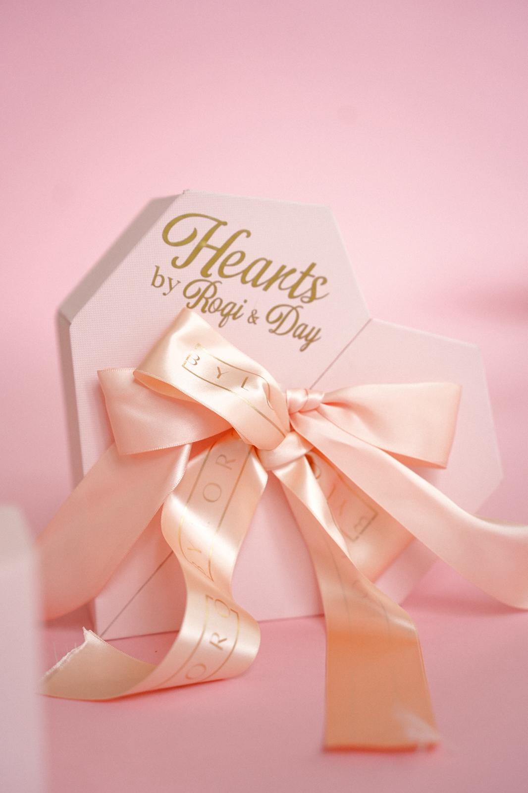 CUSTOMMADE Hearts Giftbox by Roqi & Day