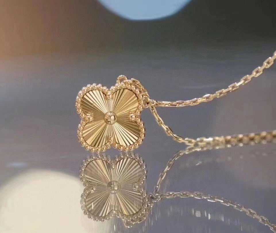 Inspire Clover Necklace