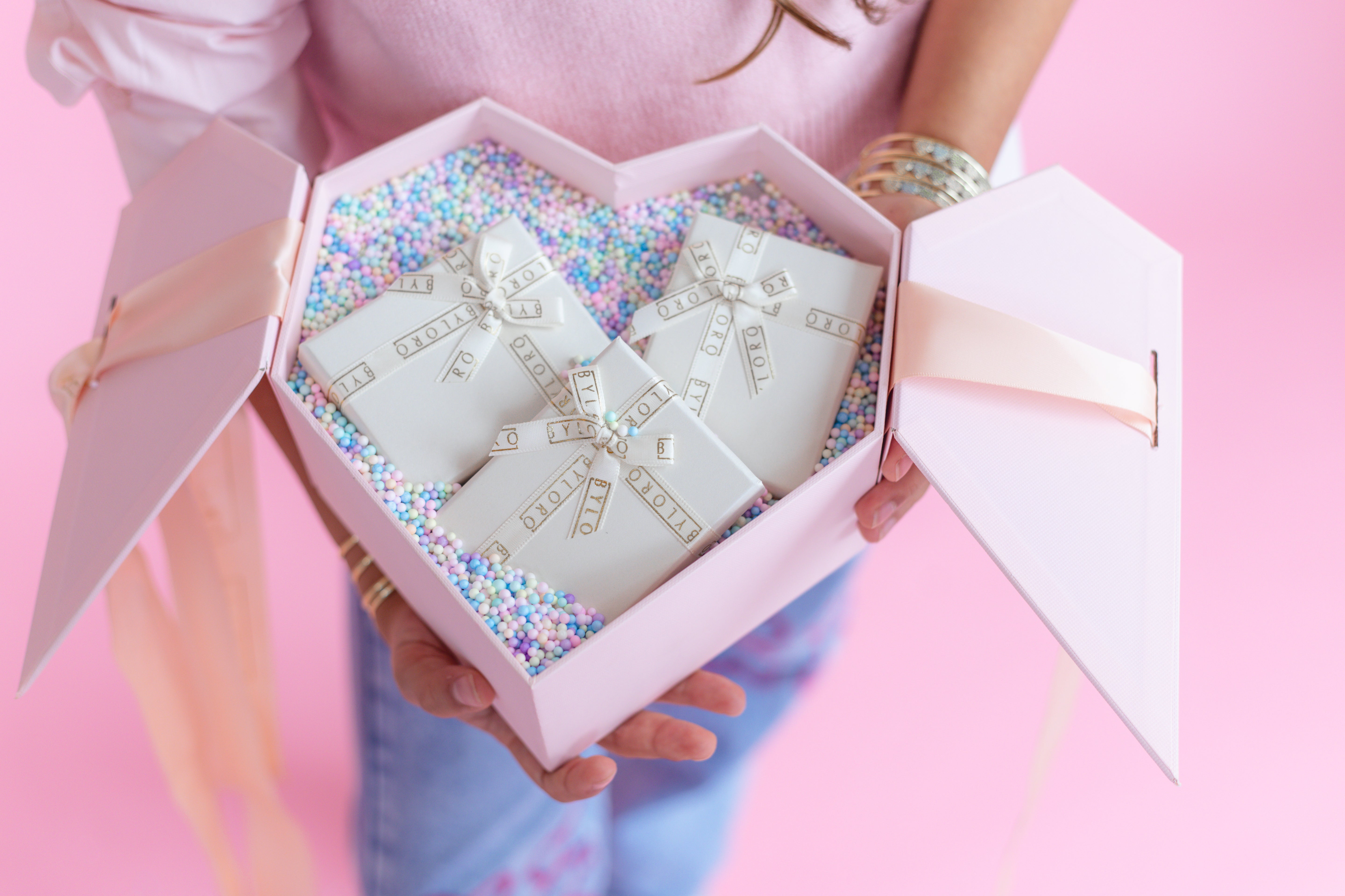 CUSTOMMADE Hearts Giftbox by Roqi & Day